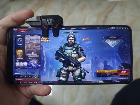 打穿越火线怎么全屏